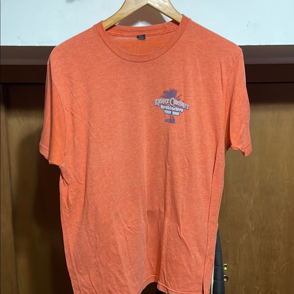 Kenny Chesney spread the love tour 2016. Size large